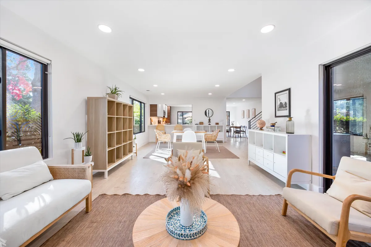 FAIR OAKS MIDCENTURY MODERN