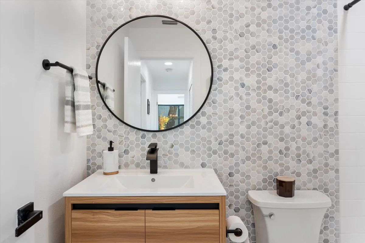 FAIR OAKS MIDCENTURY MODERN