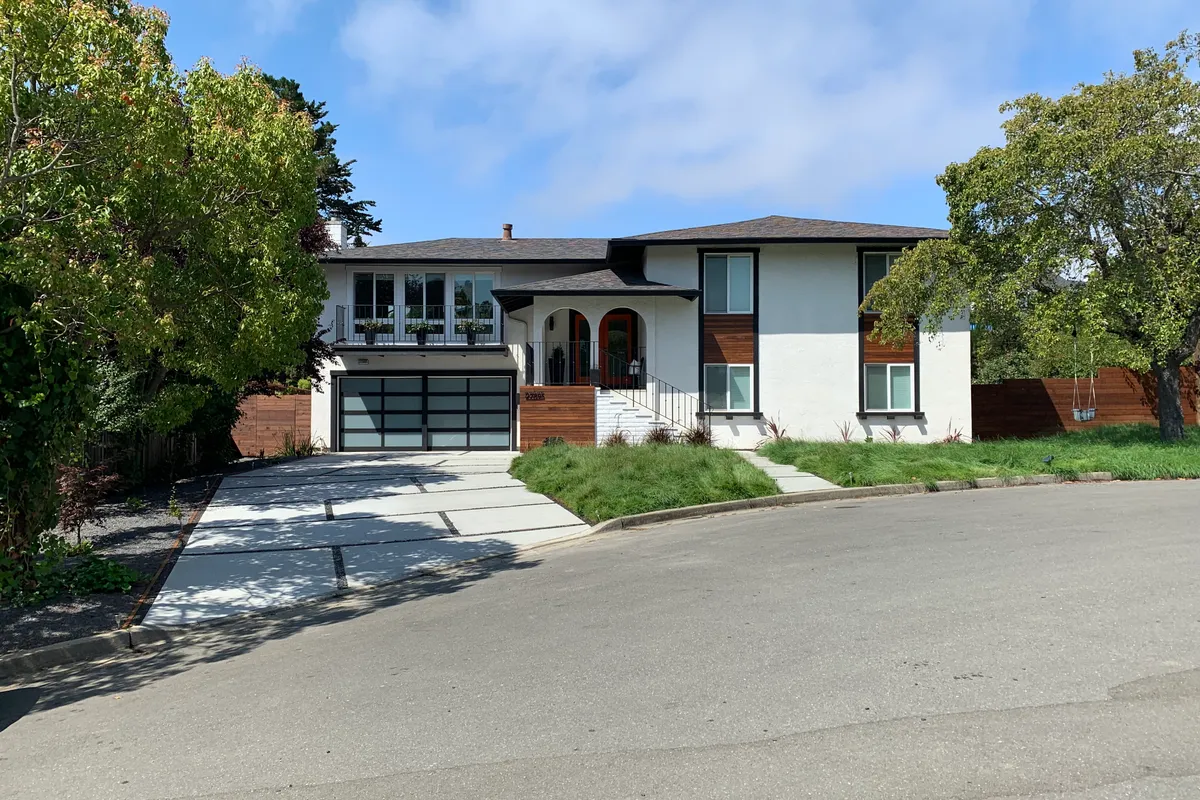 HAYWARD HILLS CONTEMPORARY