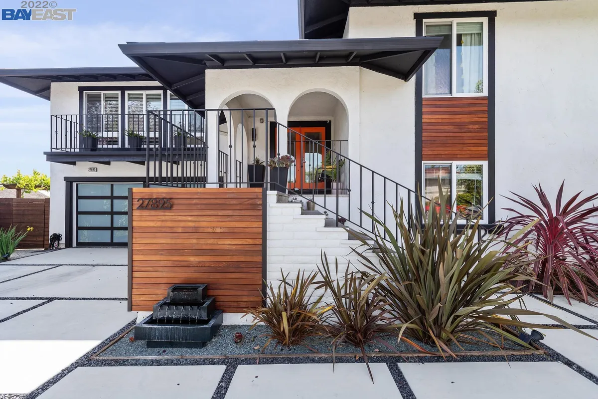 HAYWARD HILLS CONTEMPORARY