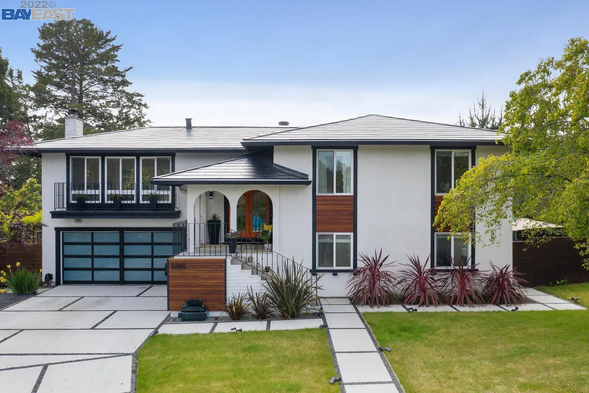 HAYWARD HILLS CONTEMPORARY